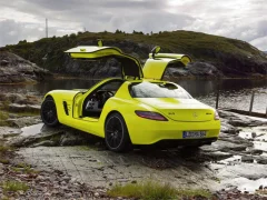 Gêm Mercedes-Benz SLS E-Cell Puzzle ar-lein