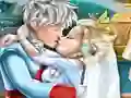 Gêm Ice Queen Wedding Kiss ar-lein