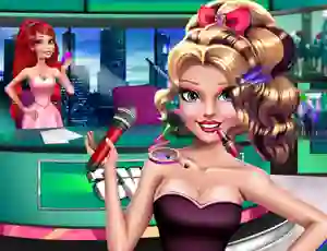 Gêm Breaking News With Blondie ar-lein