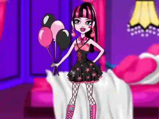 Gêm Delicate Dracula Dress Up ar-lein