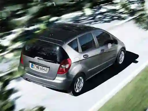 Gêm A Class Sedan Puzzle ar-lein