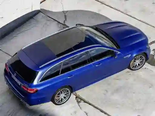 Gêm Mercedes Benz E63 Amg Estate Slide ar-lein