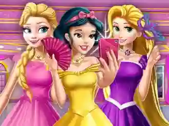 Gêm Princesses At Masquerade ar-lein