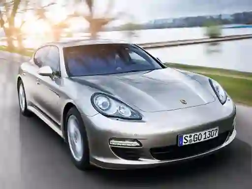 Gêm Porsche Panamera Puzzle ar-lein